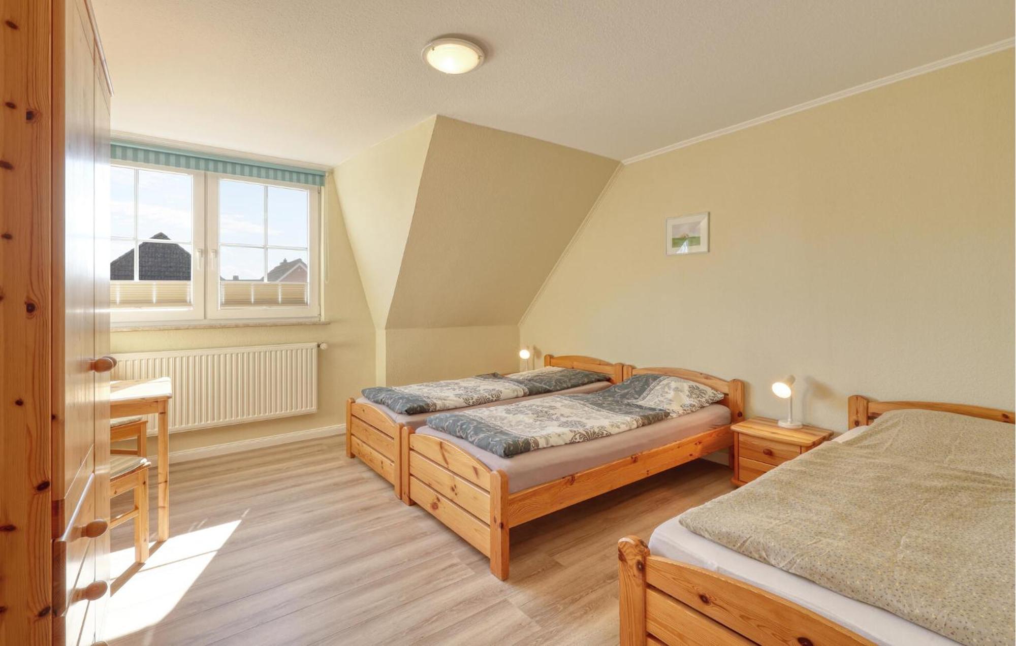 Nice Home In Toenning With Kitchen Kültér fotó