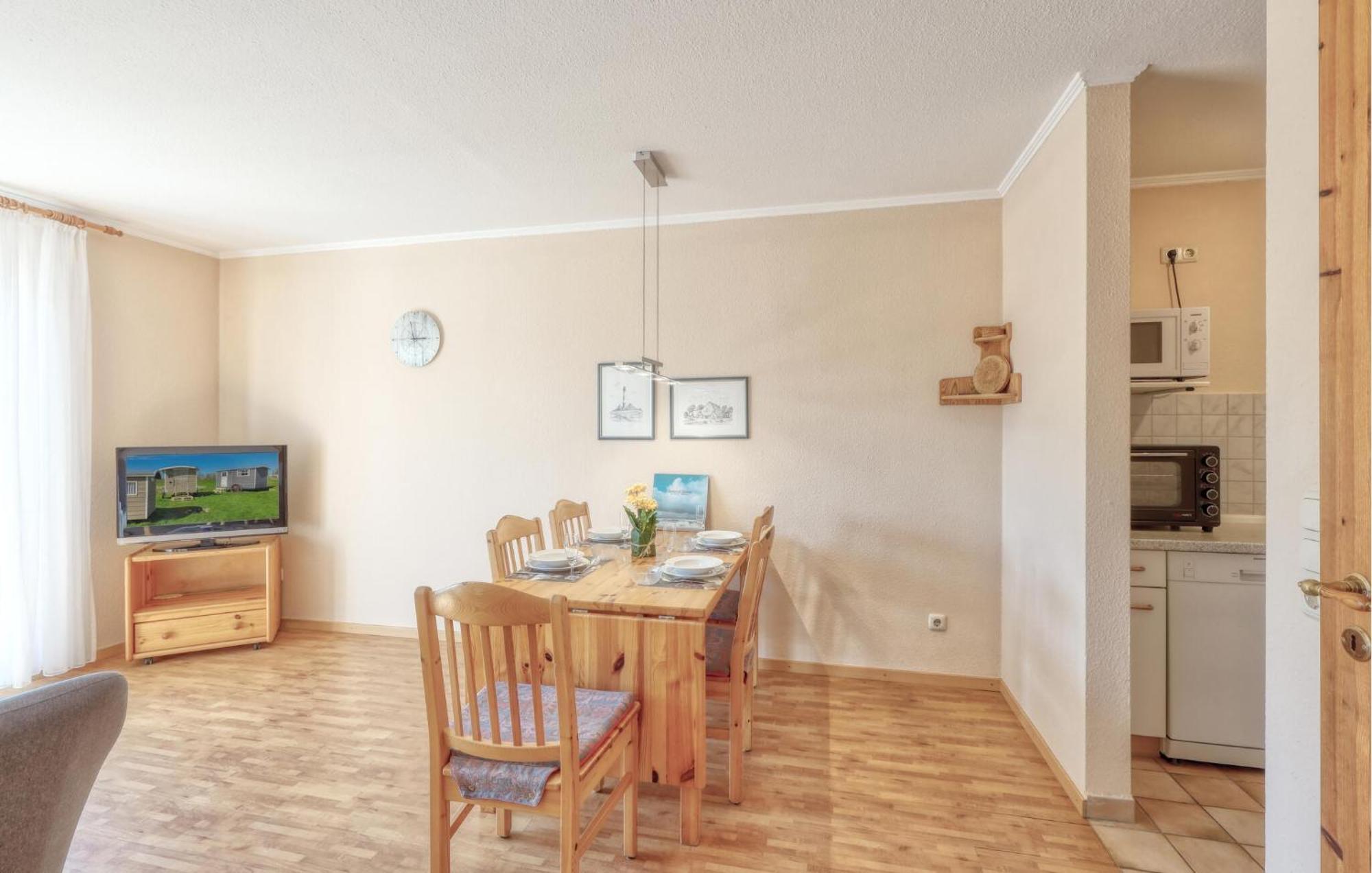 Nice Home In Toenning With Kitchen Kültér fotó